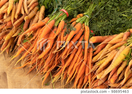 Ripe carrot Ripe carrot 98695463