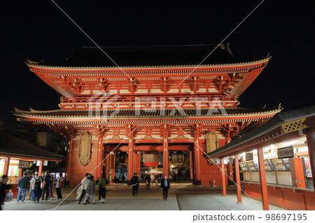 Sensoji Temple Hozomon in late autumn night (Asakusa, Taito-ku, Tokyo) Sensoji Temple Hozomon in late autumn night (Asakusa, Taito-ku, Tokyo) 98697195