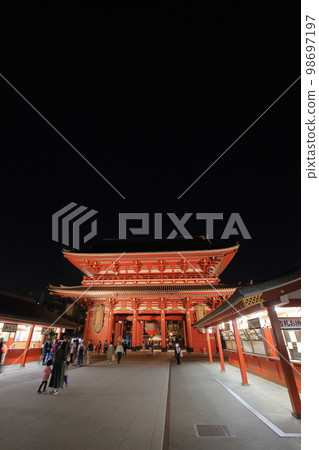 Sensoji Temple Hozomon in late autumn night (Asakusa, Taito-ku, Tokyo) Sensoji Temple Hozomon in late autumn night (Asakusa, Taito-ku, Tokyo) 98697197