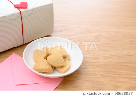 白盤心形手工餅乾 情人節白色情人節禮盒 白盤心形手工餅乾 情人節白色情人節禮盒 98698057