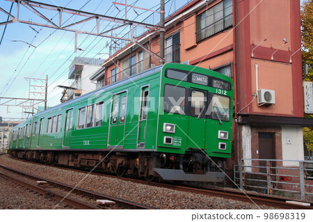 行駛在東急多摩川線上的1000系列“綠色列車”_攝於2022年12月11日 98698319