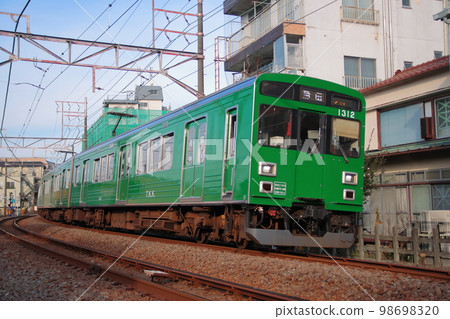 行駛在東急多摩川線上的1000系列“綠色列車”_攝於2022年12月11日 98698320