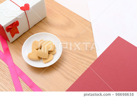 白盤心形手工餅乾 情人節白色情人節禮盒 白盤心形手工餅乾 情人節白色情人節禮盒 98698638