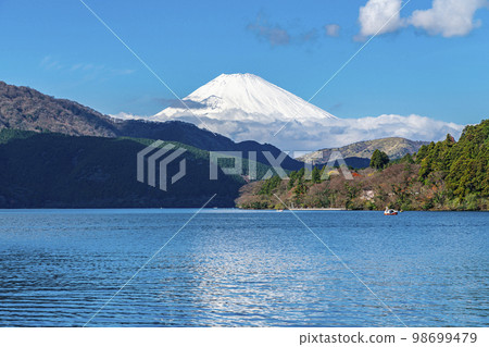 [神奈川縣]從箱根的蘆之湖看到的雄偉富士山 98699479