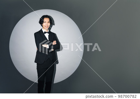 聚光燈下的男人 聚光燈下的男人 98700782