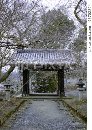 Akizuki Castle ruins in winter (Asakura City, Fukuoka Prefecture) 98702204