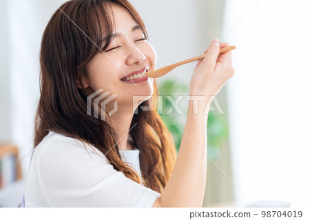 餐飲 生活方式 生活 女性 98704019