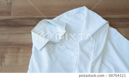 Dirt on shirt collar image 98704321