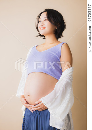 Pregnant woman maternity Pregnant woman maternity 98705527