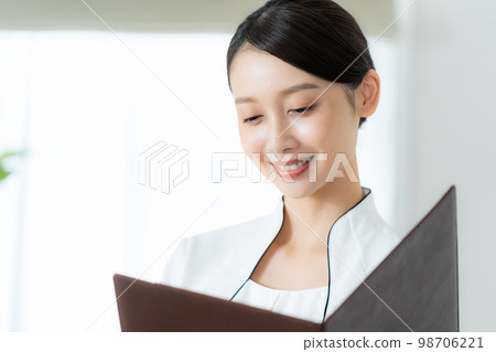 美容師 98706221