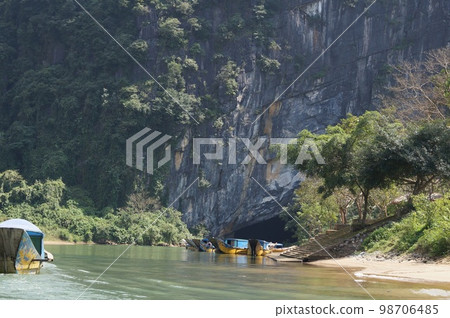 Phong Nha Cave entrance, Phong Nha Ke Bang National Park, Vietnam Phong Nha Cave entrance, Phong Nha Ke Bang National Park, Vietnam 98706485