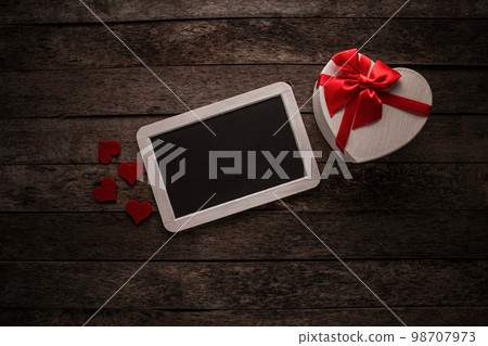 Valentines day greeting card 98707973