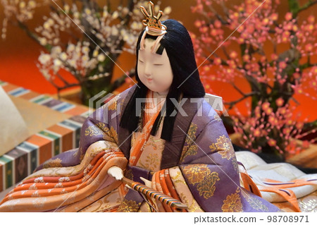 A doll A doll 98708971
