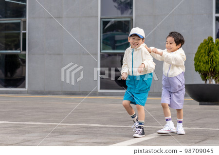 child parenting play freedom spring child parenting play freedom spring 98709045
