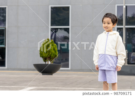 親子遊玩自由春天 98709171