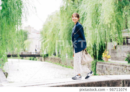 京都觀光的女性 98711074
