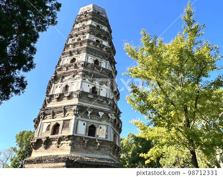 中國蘇州虎丘斜塔（雲巖寺塔）-照片素材（圖片） [98712331