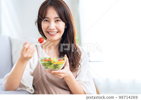 Meal Salad Diet Lifestyle Living Women 98714269