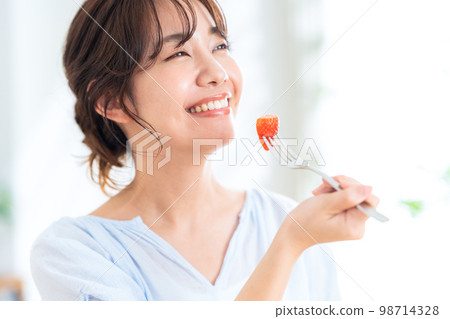 Dessert fruit lifestyle living women 98714328