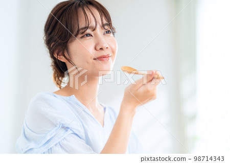 Dining Lifestyle Living Women 98714343