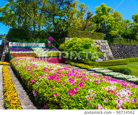 春天開滿鮮花的城鎮建設高松城玉藻公園(香川縣高松市) 春天開滿鮮花的城鎮建設高松城玉藻公園(香川縣高松市) 98714562