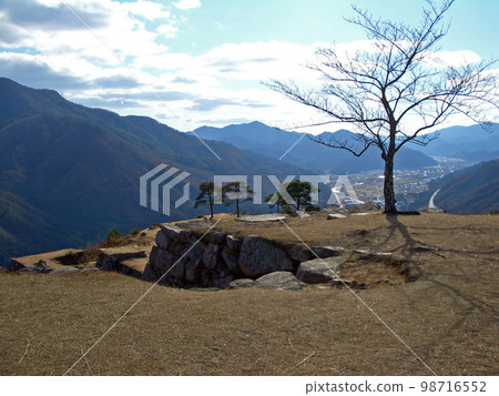 冬天的武田城 98716552