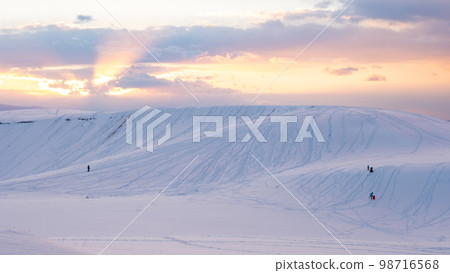 Snowy landscape of Tottori Sand Dunes Snowy landscape of Tottori Sand Dunes 98716568