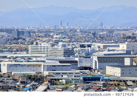 Distribution warehouse district in Komaki city viewed from Komakiyama Castle (Ichinomiya/Gifu direction) 98717426