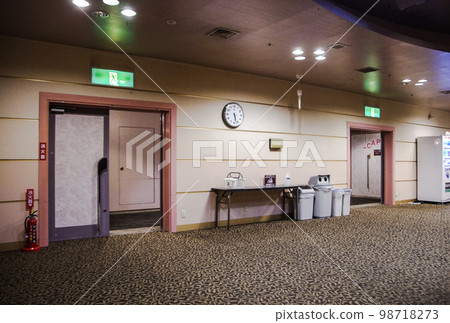 多功能廳入口/出口 98718273