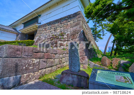 See the Tokiwagi Gate of Odawara Castle Park in Odawara City, Kanagawa Prefecture See the Tokiwagi Gate of Odawara Castle Park in Odawara City, Kanagawa Prefecture 98718624