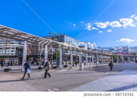 日本橫濱城市景觀,如中央南地鐵站的城市景觀 日本橫濱城市景觀,如中央南地鐵站的城市景觀 98719392