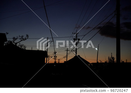 黃昏的故事 98720247