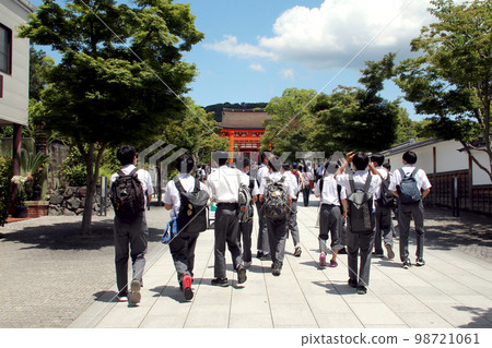 Students on a school excursion to Kyoto Fushimi Inari Shrine Students on a school excursion to Kyoto Fushimi Inari Shrine 98721061