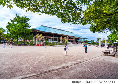 廣島縣廿日市市宮島碼頭的初秋景色 廣島縣廿日市市宮島碼頭的初秋景色 98722243