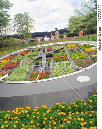 Gardens by the Bay Flower Clock Gardens by the Bay Flower Clock 98722302
