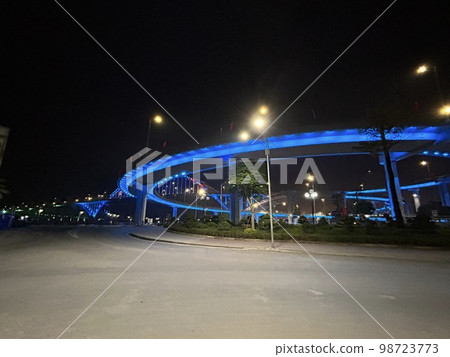 綠色高速公路入口 98723773