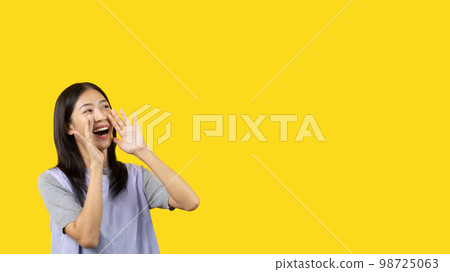 Announce the good news, Asian woman shouting for attention or calling for attention, Hurry up and see, Hot promotion, First come first serve, Limited quantity, Do not miss, Advertisement area. Announce the good news, Asian woman shouting for attention or calling for attention, Hurry up and see, Hot promotion, First come first serve, Limited quantity, Do not miss, Advertisement area. 98725063