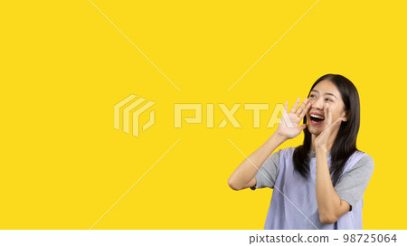 Announce the good news, Asian woman shouting for attention or calling for attention, Hurry up and see, Hot promotion, First come first serve, Limited quantity, Do not miss, Advertisement area. Announce the good news, Asian woman shouting for attention or calling for attention, Hurry up and see, Hot promotion, First come first serve, Limited quantity, Do not miss, Advertisement area. 98725064