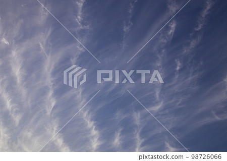 高空中的雲彩 高空中的雲彩 98726066