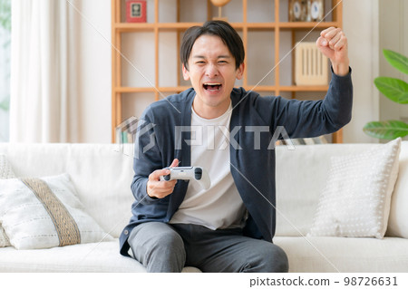 Game Hobby Enthusiasm Man 98726631