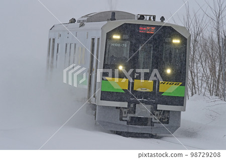 宗谷本線 Hippu - Ranru JR 北海道型 H100 H100-76（旭川） 98729208