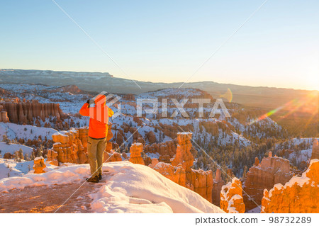 Hike in winter Bryce Hike in winter Bryce 98732289