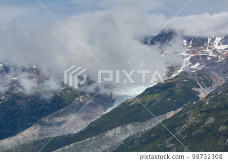 Mountains in Washington Mountains in Washington 98732308