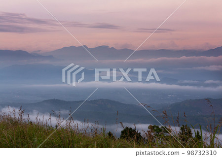 Mountains on Sri Lanka Mountains on Sri Lanka 98732310