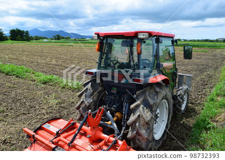 Agricultural machinery tractor 98732393