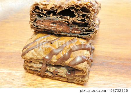 Chocolate pie 98732526