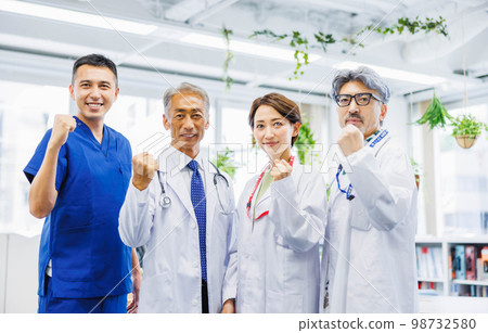 Medical image doctor female doctor Medical image doctor female doctor 98732580