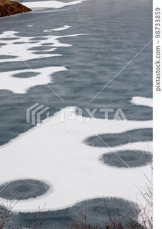 Winter lake Frozen Okushima Lake Shima Onsen, Gunma Prefecture 98733859
