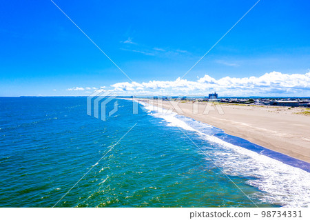 在立山（千葉縣）方向拍攝的九十九里收費公路和九十九里海灘 98734331