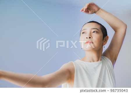 舞者很矮 98735043